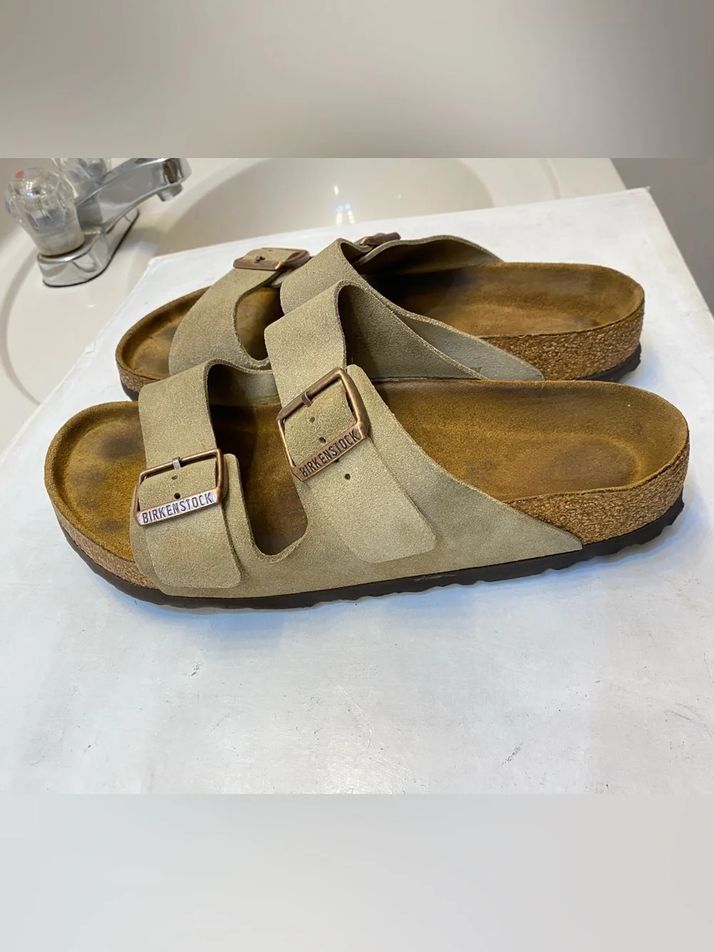 Birkenstock Arizona Size 42. Women Size 11, Men’s Size 9 good condition